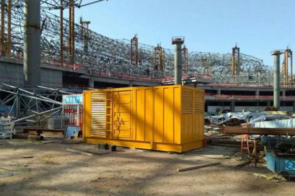 项城发电机出租如何判断空气滤清器是否需要更换？